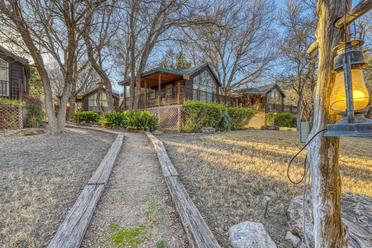 The Pecan @ Mendelbaum Winery Guest Cabins Villa Fredericksburg Exterior photo